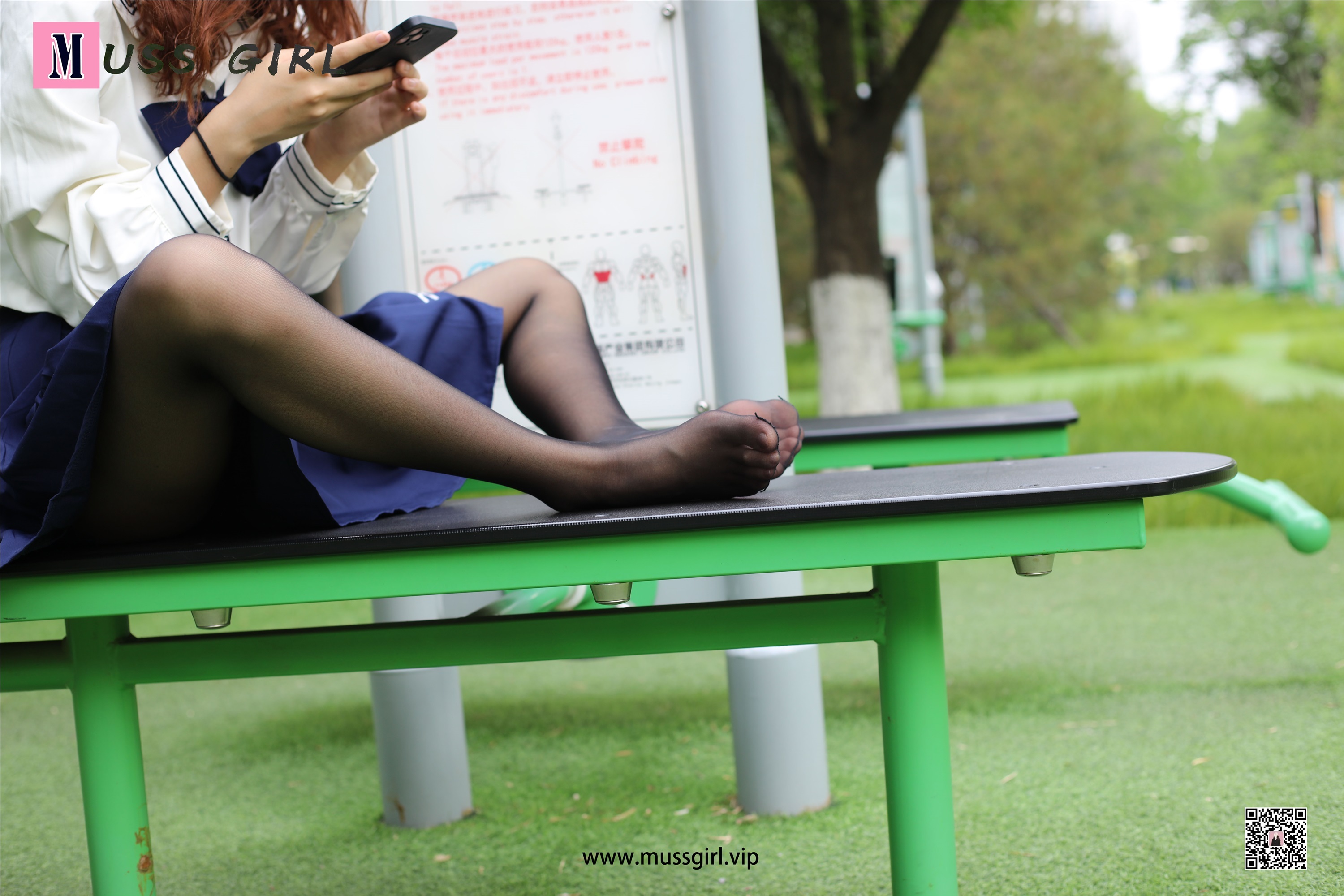 MussGirl慕丝女郎  NO.216 草地JK制服黑丝4